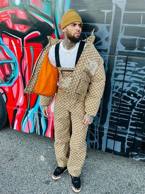 does chris brown wear gucci